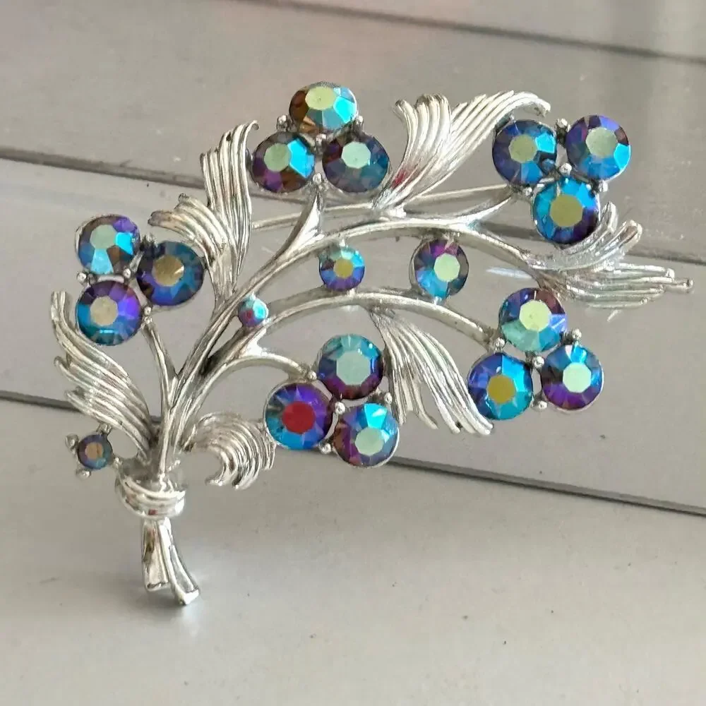 Vintage Silver Tone Signed Lisner Blue Aurora Borealis Rhinestone Pin Brooch